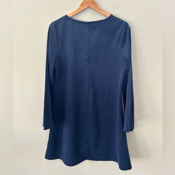 Molly Bracken NWOT Navy Blur V-Neck Cut Out Flare Sleeve A-Line Mini Dress - Picture 3 of 6